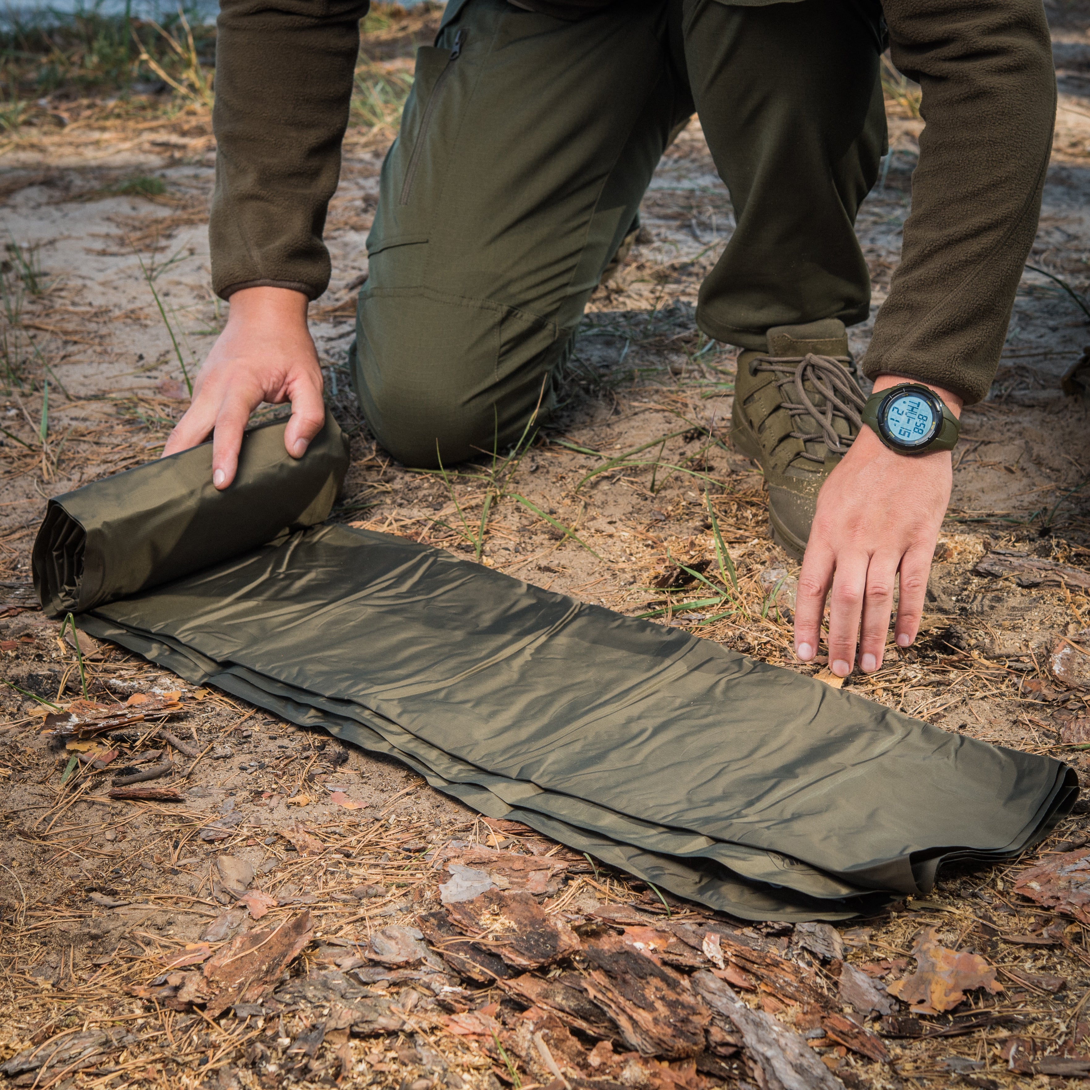 M-Tac inflatable sleeping pad 77" x 47" Olive - M-TAC