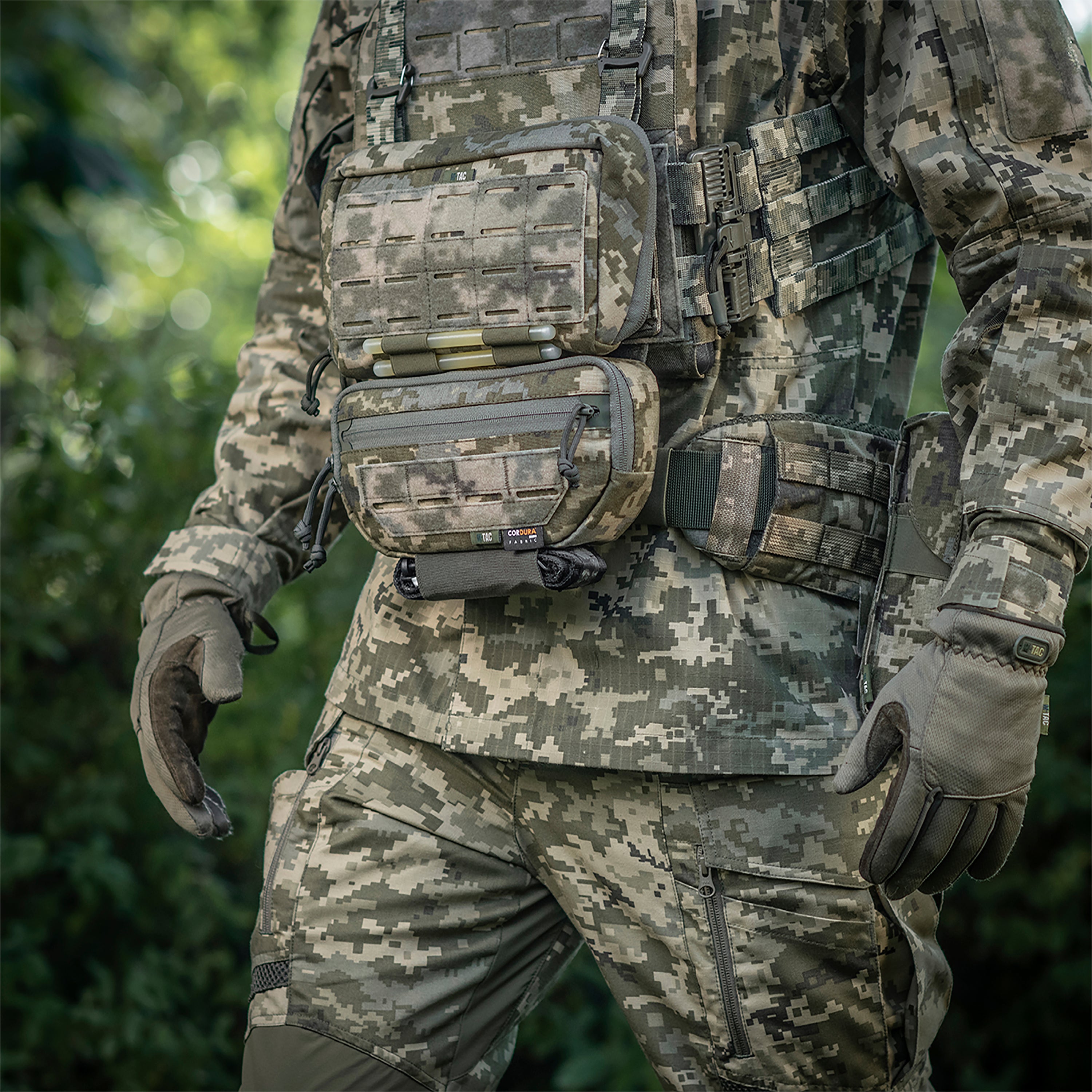 Ocp plate outlet carrier with pouches