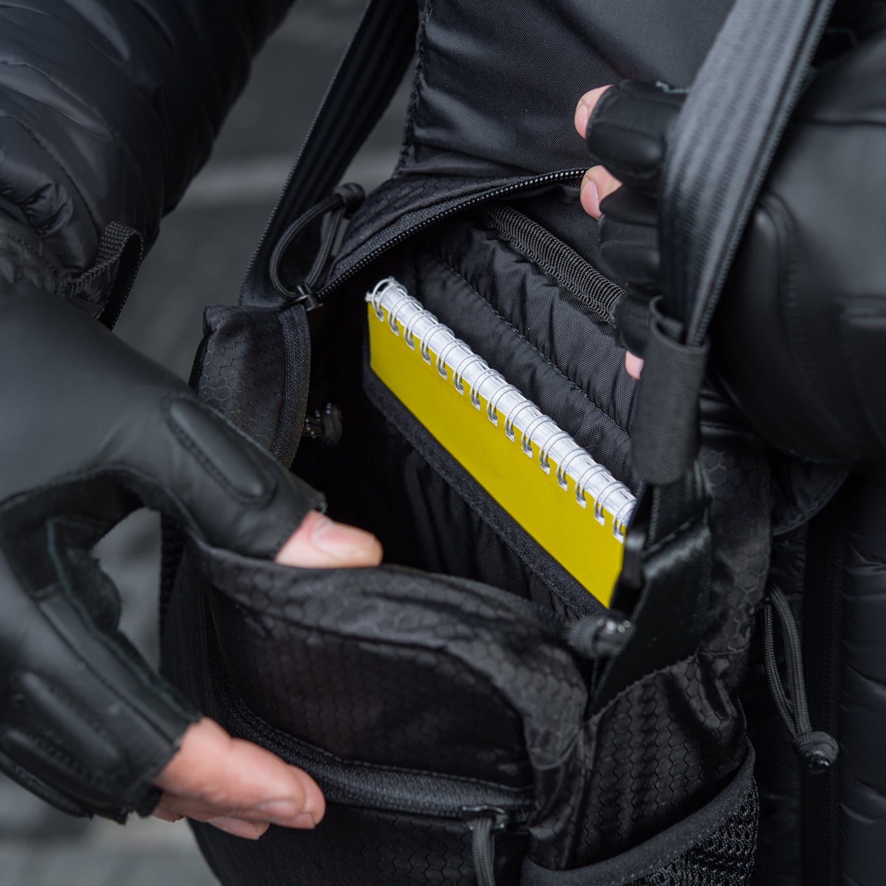 M-Tac Satellite Magnet Bag Elite Hex Black